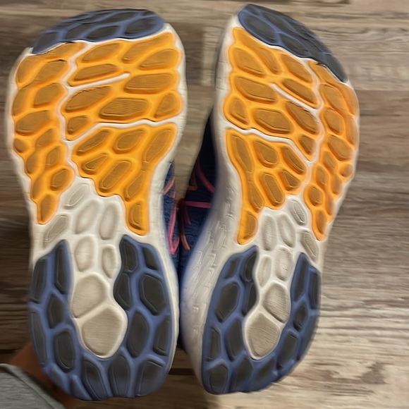 New Balance Fresh Foam X 1080 v12 womens size 8W, Like New! - Picture 4 of 5